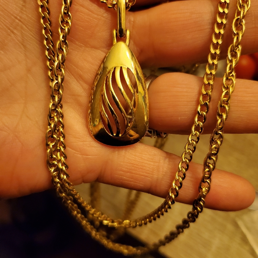 Three chain necklace